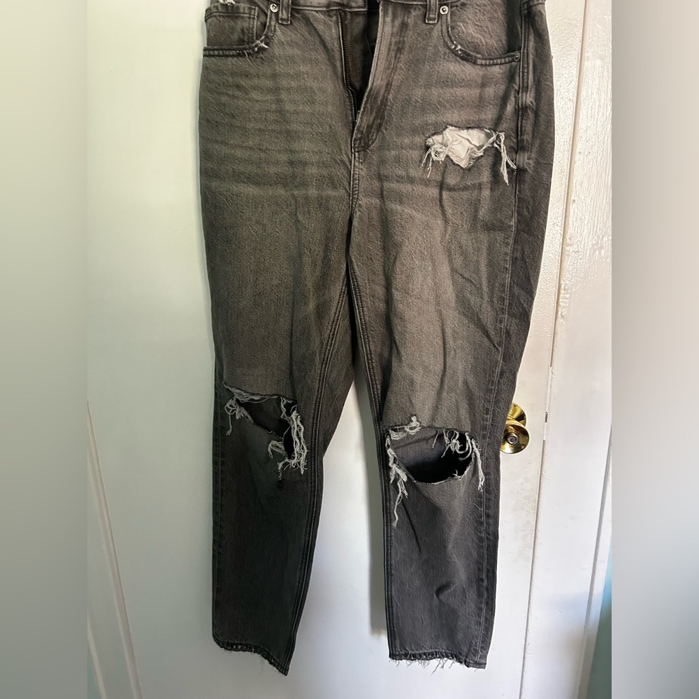 only worn once American Eagle mom jeans